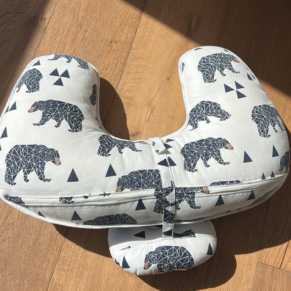 Miracle Baby breastfeeding pillow. Lightly used - Picture 3 of 4